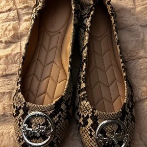 Coach flats